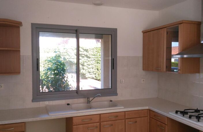 CASTELNAU D'ESTRETEFONDS - VILLA T5 DE 112 M2 DE PLAIN PIED — photo 4