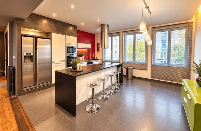 BREST HYPER-CENTRE – APPARTEMENT DE 138 m² – 4 CHAMBRES – PARKING SOUTERRAIN — photo 4