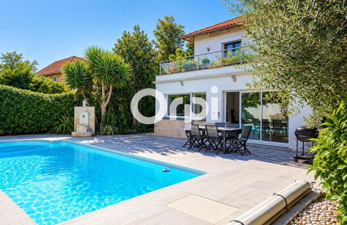 EXCLUSIVITÉ – MARSEILLE 12E – PROPRIÉTÉ D’EXCEPTION 175 M² HABITABLES – 246 M² AU SOL – PISCINE – PRESTATIONS HAUT DE GAMME — photo 3
