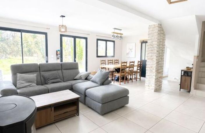 LA VERPILLIÈRE — L'alliance parfaite du modernisme, du confort et du "tout-à-pied" - 4 chambres dont une suite parentale au rez de chaussée — photo 3