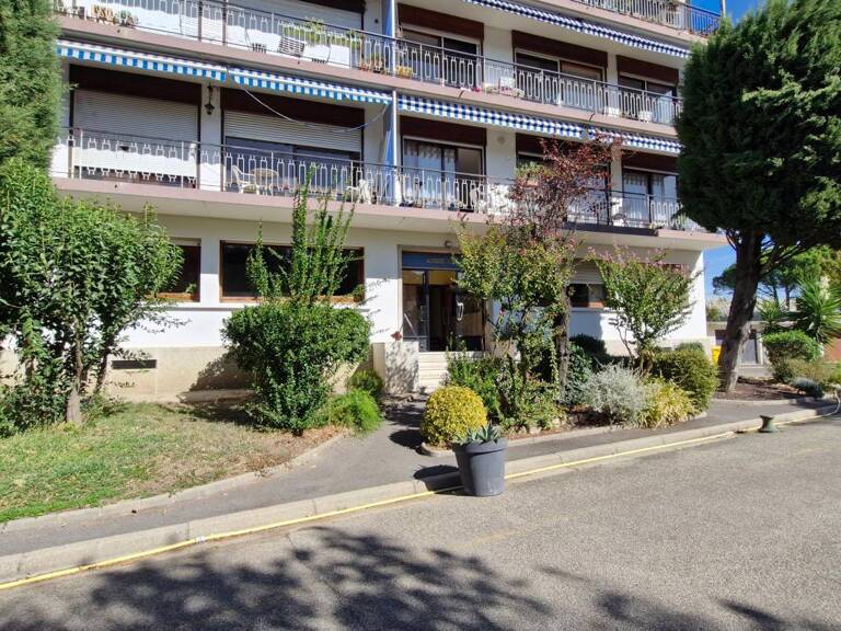 Appartement À Vendre Avignon Extra-Muros, 3 pièces, 61 m², Parking et cave — photo 1