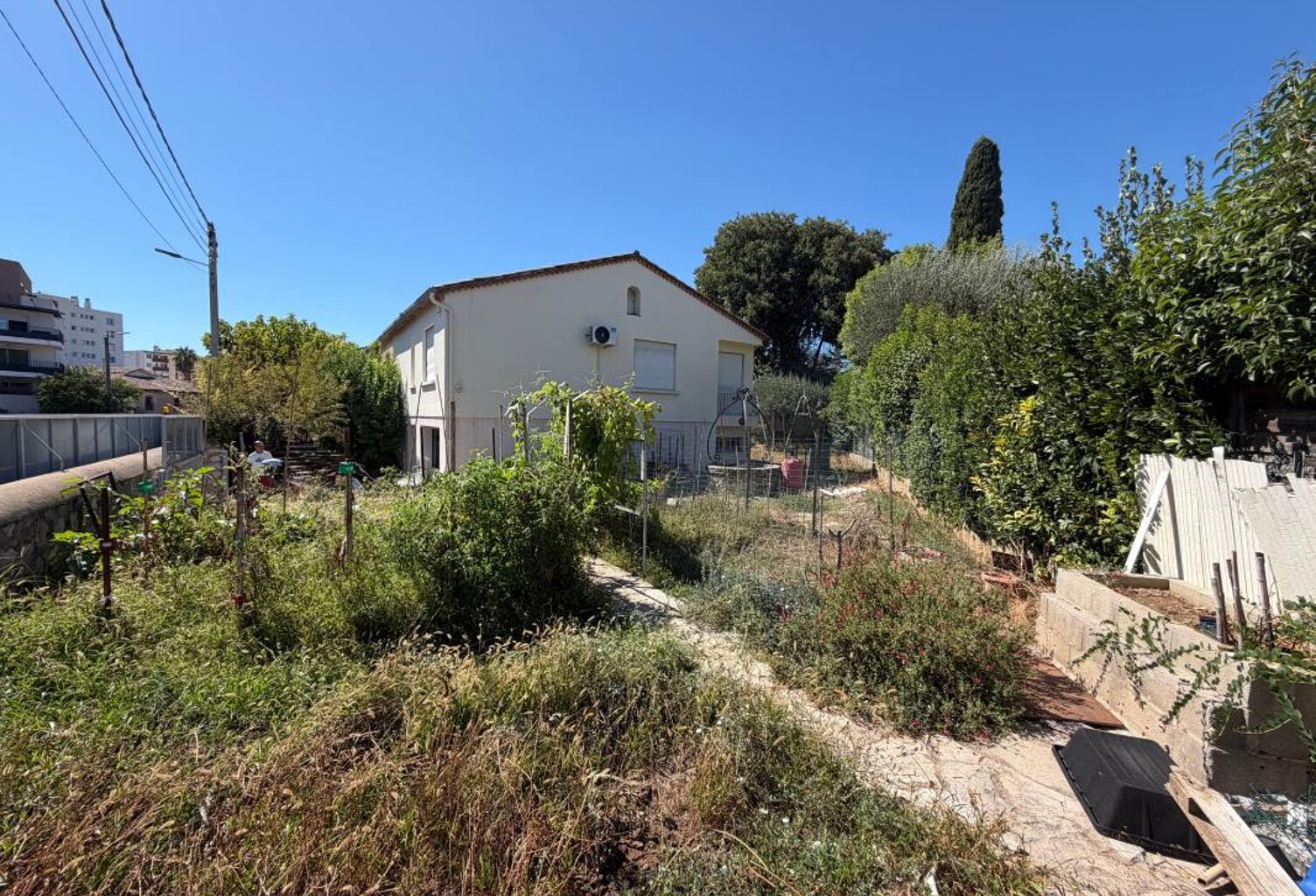 Maison 4 chambres sur 642 m2 de terrain — photo 1