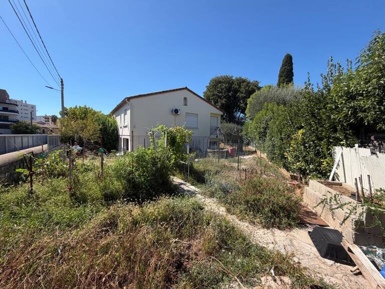 Maison 4 chambres sur 642 m2 de terrain — photo 1