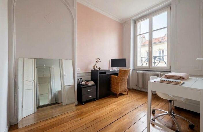 Au cœur de Nancy, rue Saint-Dizier, immeuble de rapport ancien de type bourgeois, en pierre de taille, typique du centre-ville de Nancy (fin XIXe / début XXe siècle). Vendu en monopropriété — photo 4