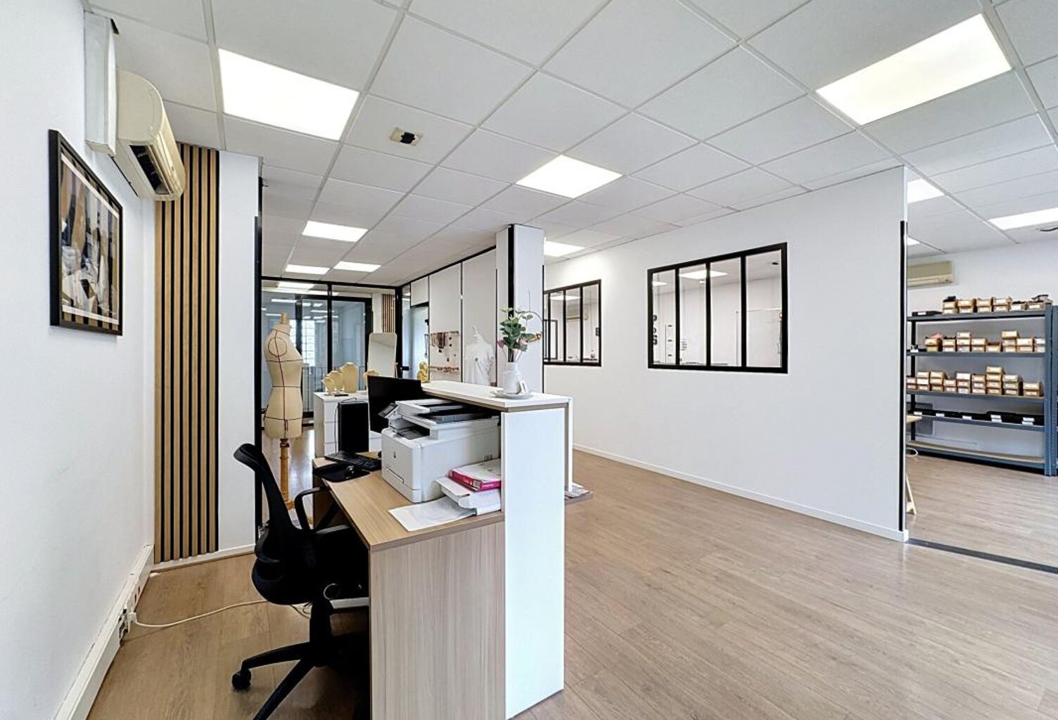 Bien Commercial À Vendre — photo 1