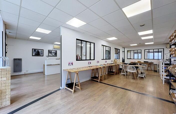 Bien Commercial À Vendre — photo 3