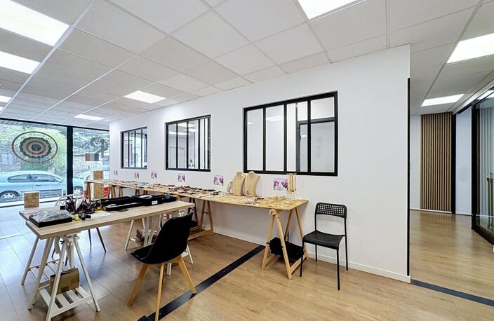 Bien Commercial À Vendre — photo 5
