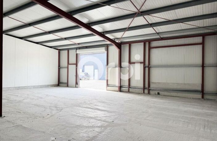 À LOUER — Entrepôt / Local d'activité  141 m² — Saint-Laurent-de-la-Prée — photo 2