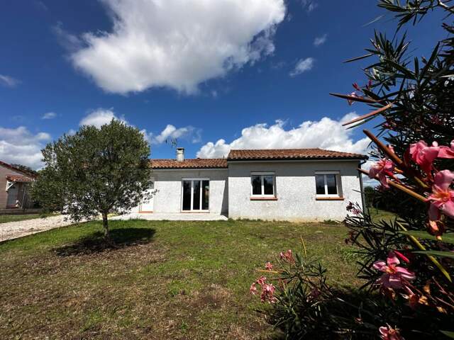 MAISON DE PLAIN-PIED – 3 CHAMBRES – GARAGE – TERRAIN 834 M² – VENDUE LOUÉE — photo du bien