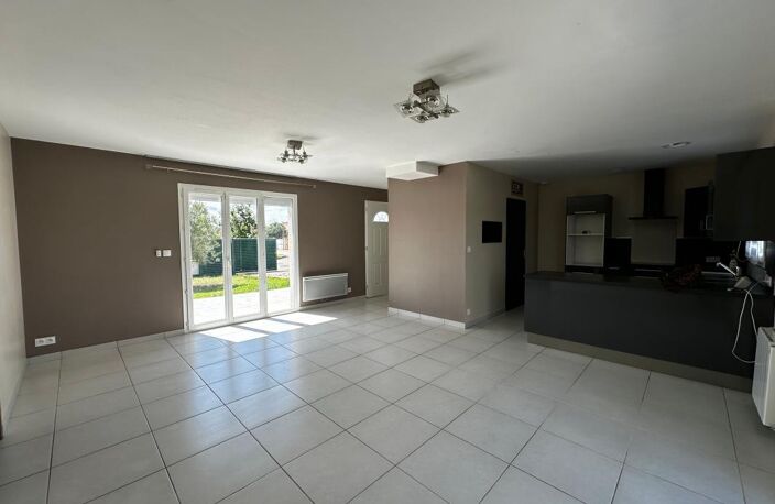 MAISON DE PLAIN-PIED – 3 CHAMBRES – GARAGE – TERRAIN 834 M² – VENDUE LOUÉE — photo 2