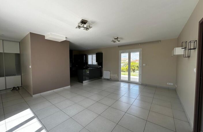 MAISON DE PLAIN-PIED – 3 CHAMBRES – GARAGE – TERRAIN 834 M² – VENDUE LOUÉE — photo 3