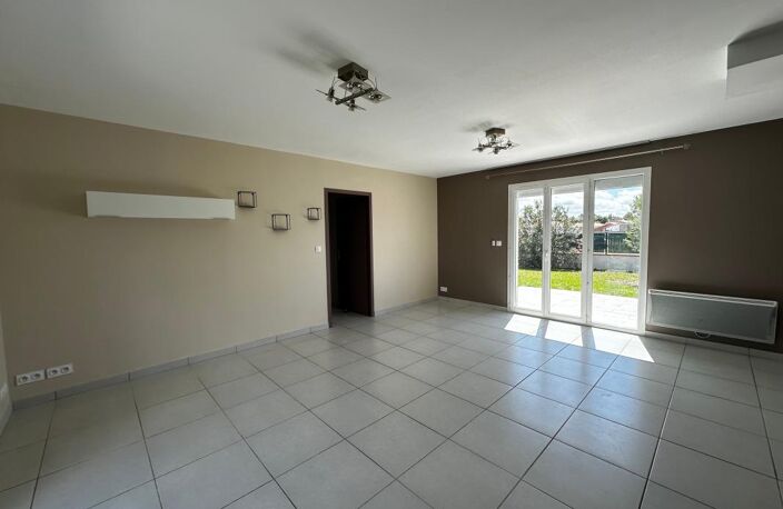 MAISON DE PLAIN-PIED – 3 CHAMBRES – GARAGE – TERRAIN 834 M² – VENDUE LOUÉE — photo 4