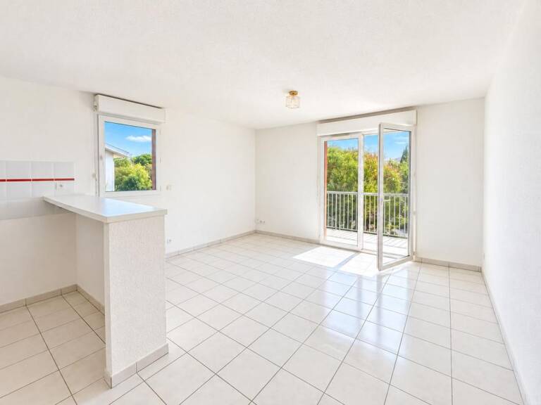Appartement À Vendre T3 AVEC BALCON ET PARKING À CUGNAUX — photo 1