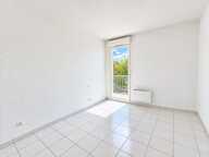 Appartement À Vendre T3 AVEC BALCON ET PARKING À CUGNAUX — photo 3