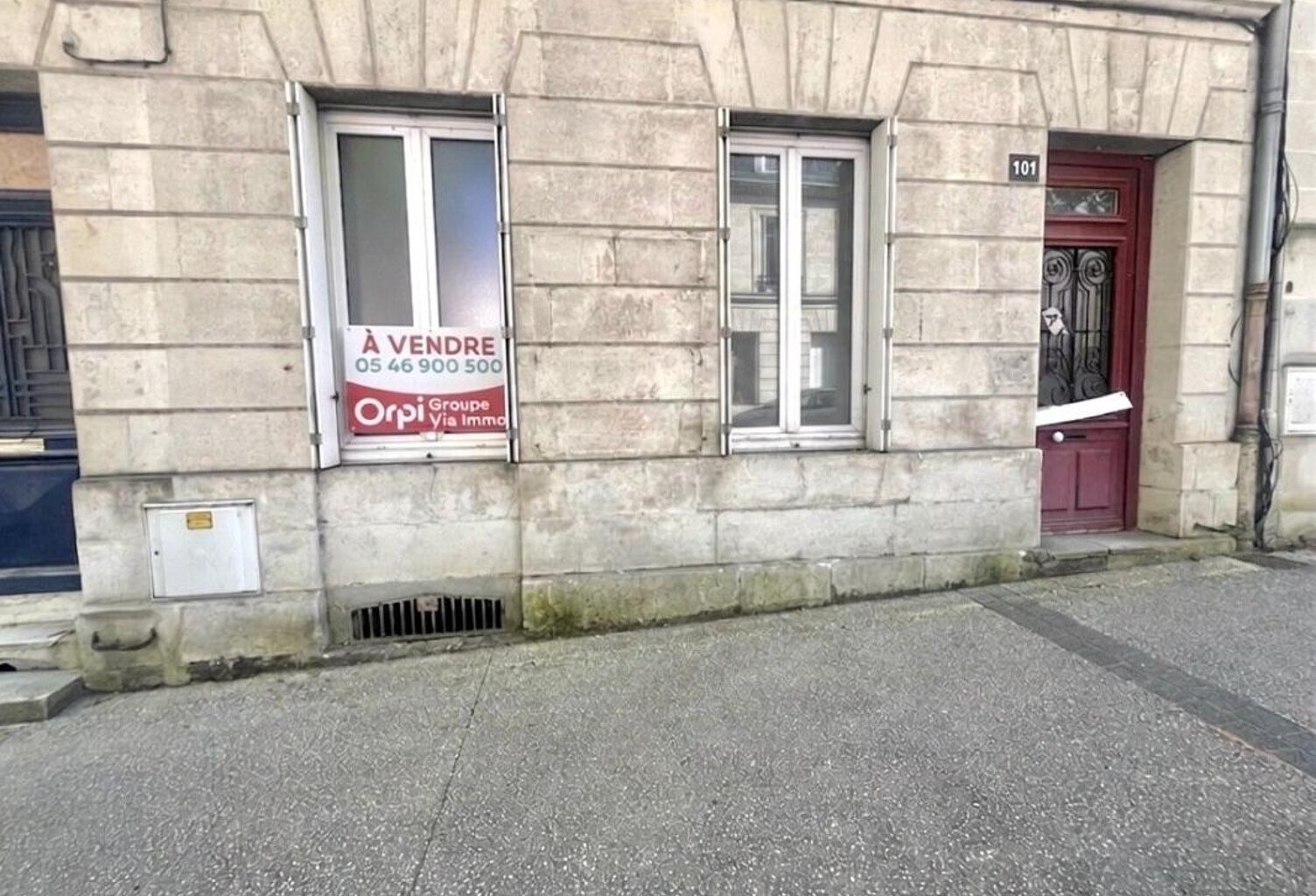 Bureau 116 m² - Saintes — photo 1