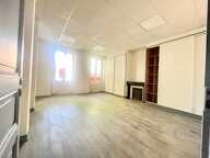 Bureau 116 m² - Saintes — photo 2