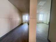 Bureau 116 m² - Saintes — photo 3