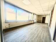 Bureau 116 m² - Saintes — photo 4