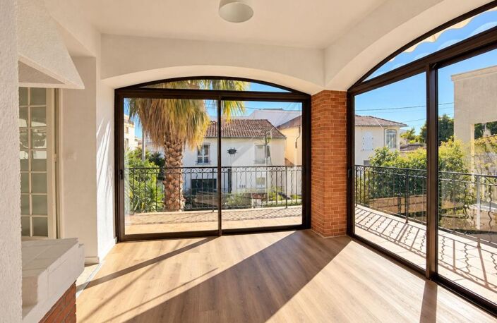 NÎMES – Maison familiale de 134,67 m² avec bel extérieur et véranda — photo 5