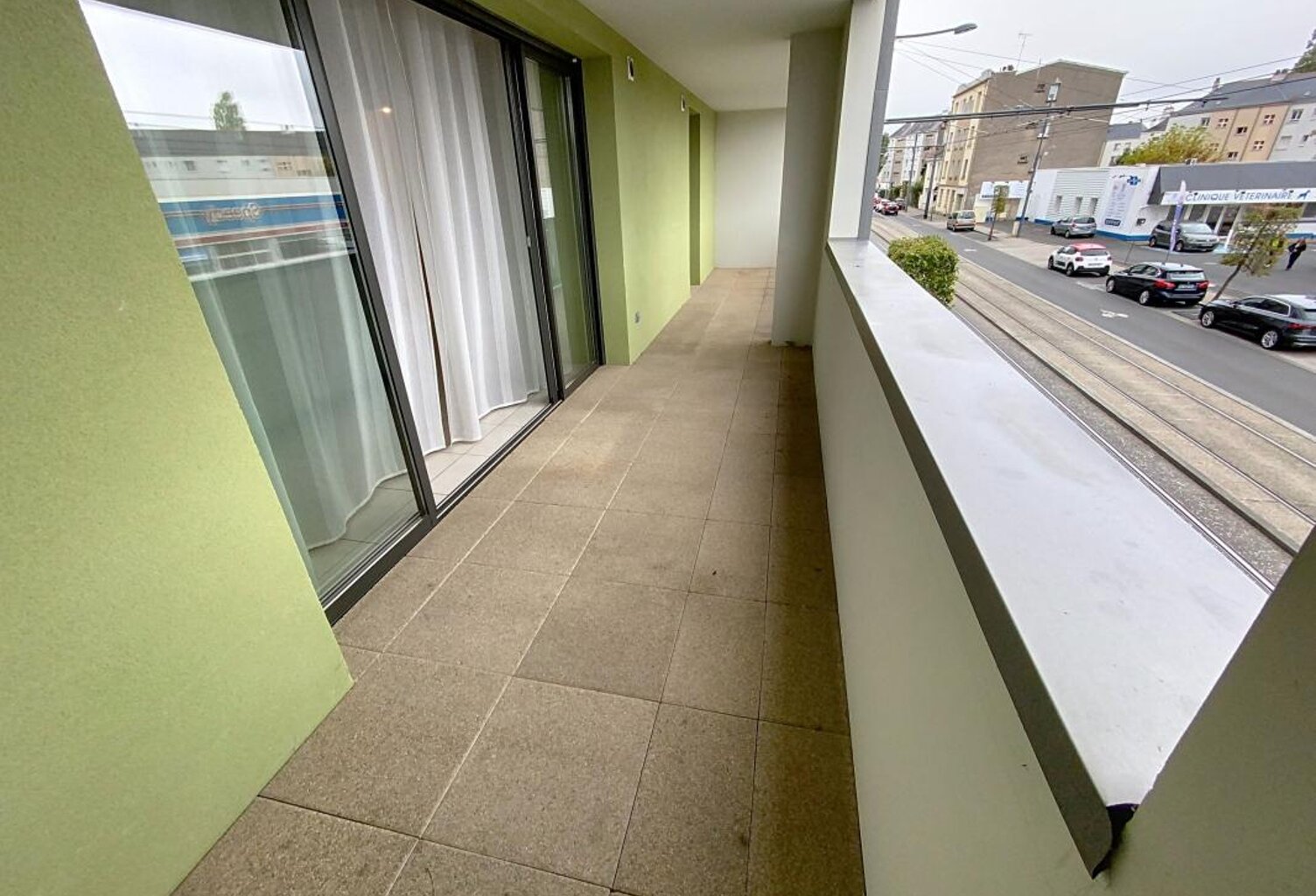 Appartement À Vendre avec terrasses et parking en sous-sol — photo 1