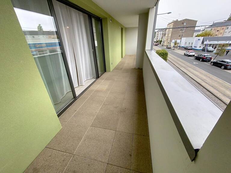 Appartement À Vendre avec terrasses et parking en sous-sol — photo 1