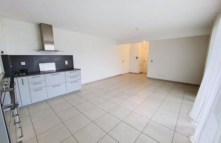Appartement À Vendre avec terrasses et parking en sous-sol — photo 5