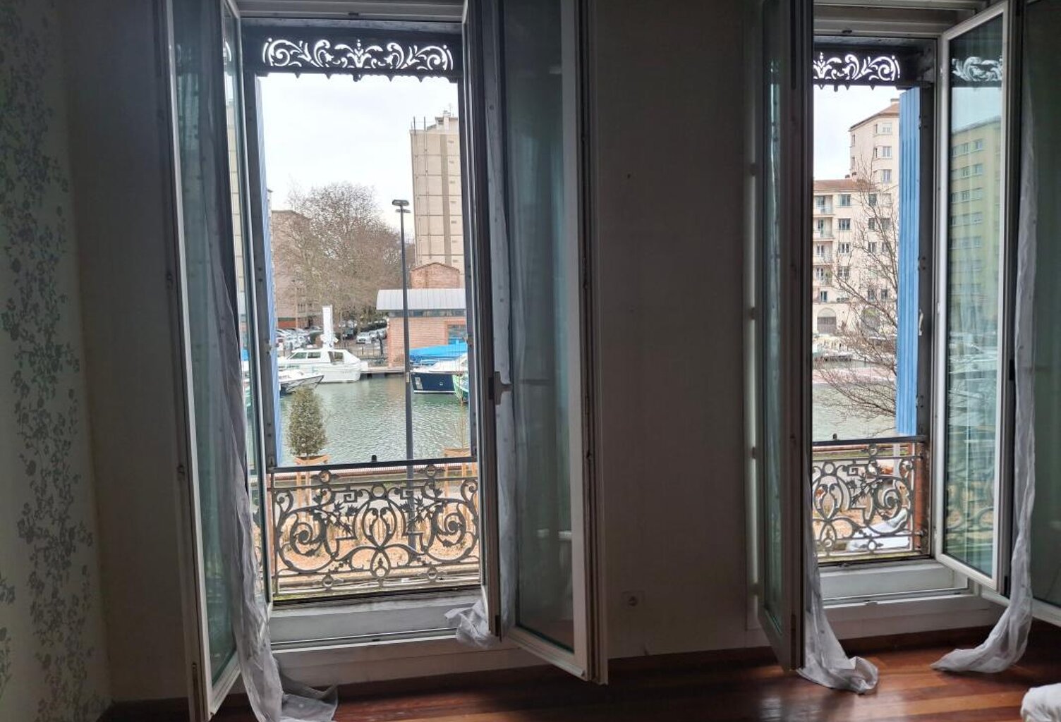TOULOUSE / PLACE DUPUY / APPARTEMENT 35 M² PLATEAU / A AMENAGER / AVEC ASCENSEUR — photo 1