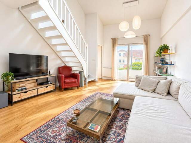 Appartement À Vendre — photo du bien