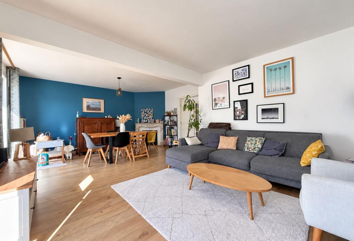 Maison À Vendre Secteur Rare avec Jardin et Garage — photo 1