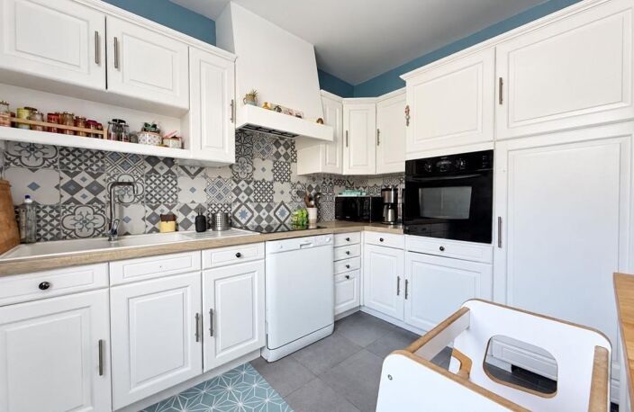 Maison À Vendre Secteur Rare avec Jardin et Garage — photo 4