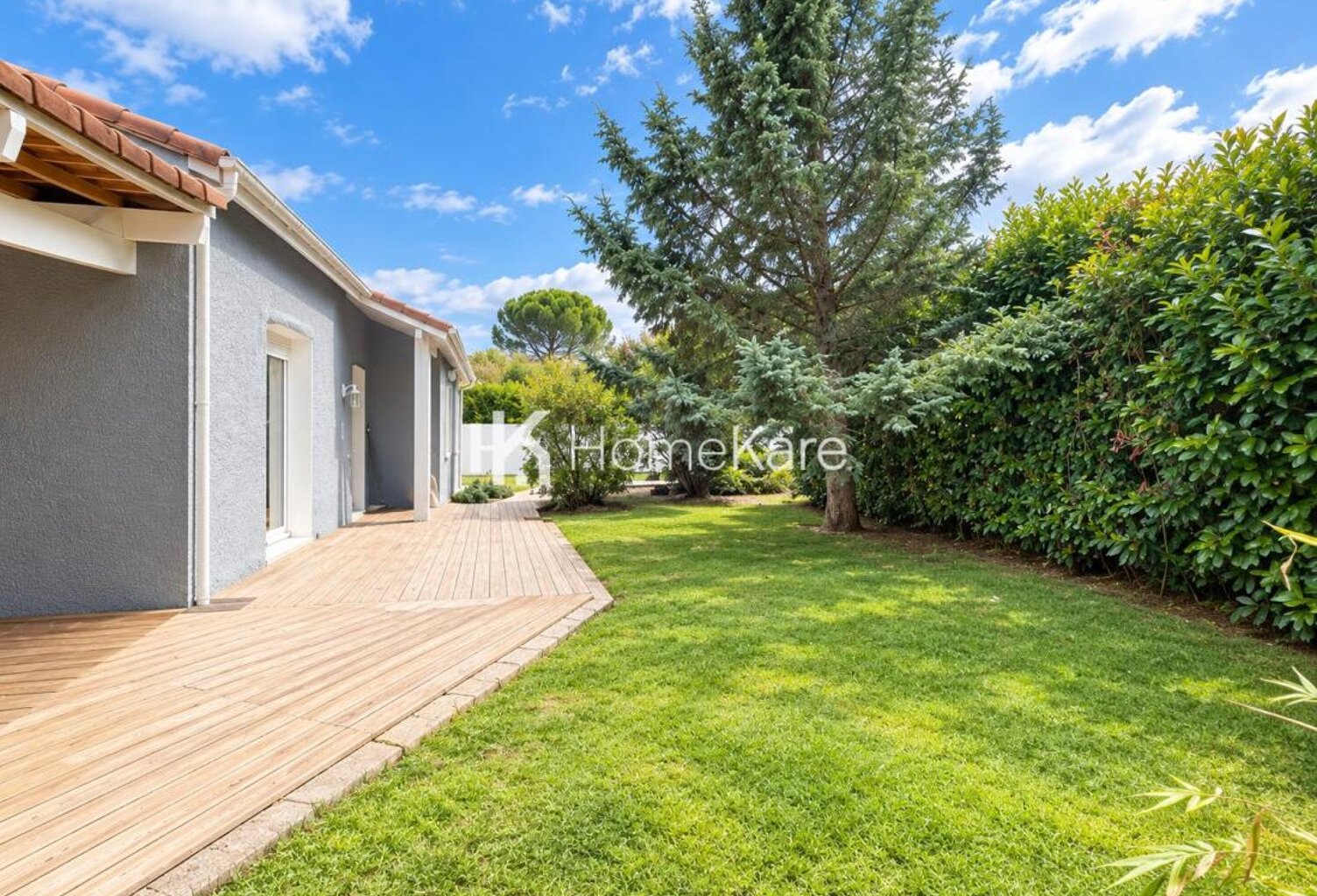 SPACIEUSE MAISON FAMILIALE AVEC PISCINE — photo 1