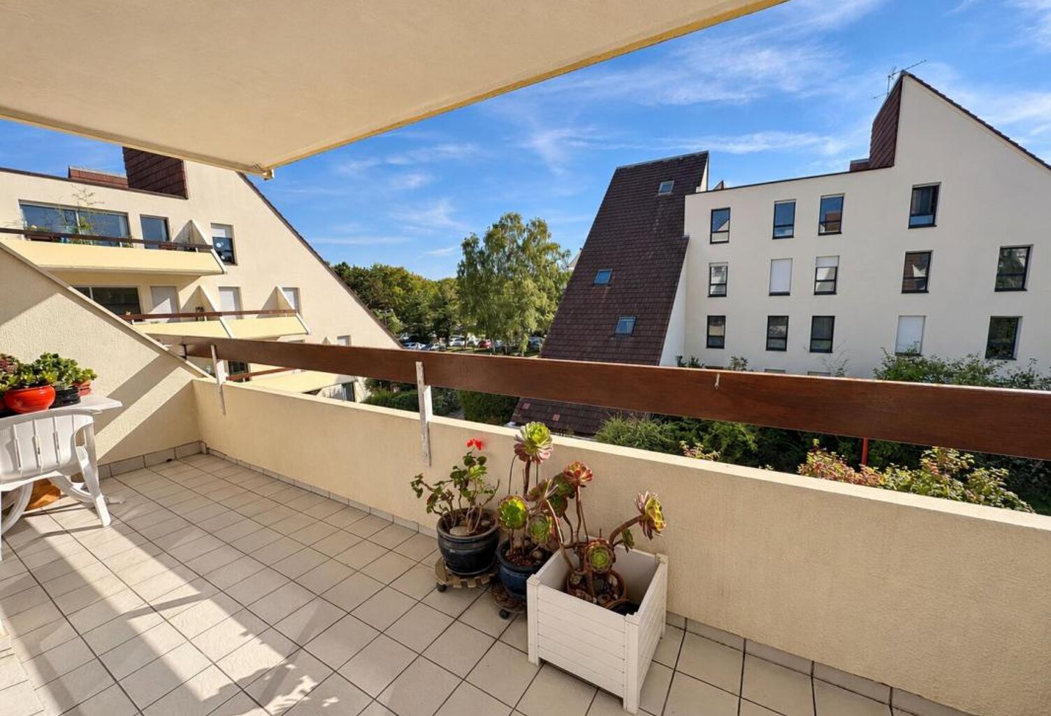 RENNES LES GAYEULLES – Appartement T4 de 86 m² avec terrasse, balcon et garage — photo 1