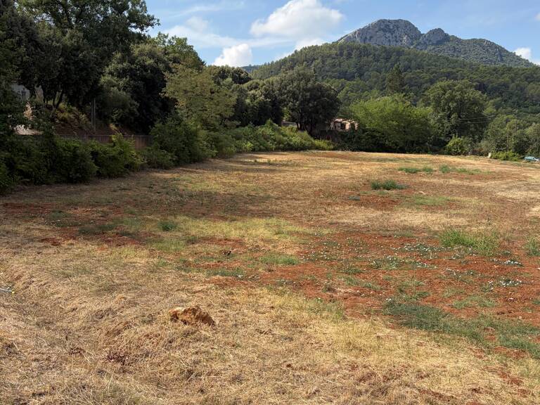 Terrain à construire  600 m² — photo 1