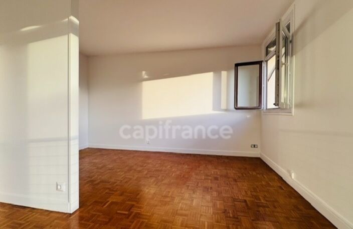 T5 TRAVERSANT DE 95 M², PARKING, CAVE ET TRAM T6 À DEUX PAS- AVEC VUE DEGAGÉE- CHATILLON- CENTRE- VILLE (92) — photo 2