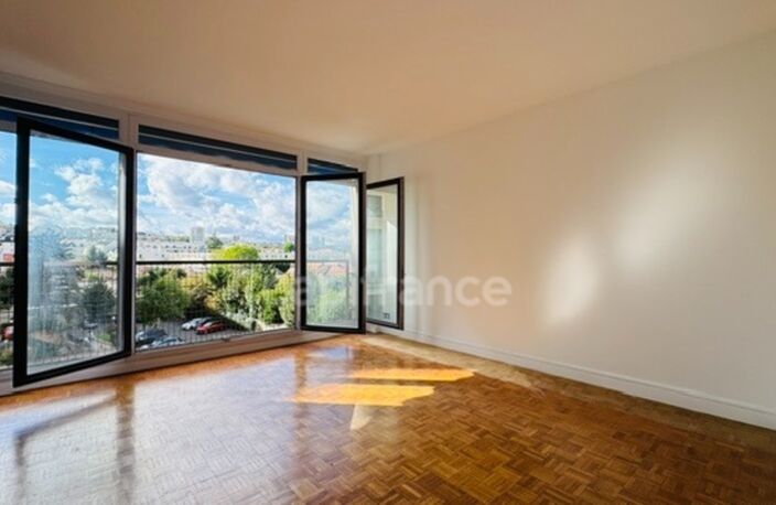 T5 TRAVERSANT DE 95 M², PARKING, CAVE ET TRAM T6 À DEUX PAS- AVEC VUE DEGAGÉE- CHATILLON- CENTRE- VILLE (92) — photo 5