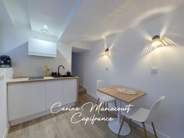 STUDIO MEUBLÉ 32 M² – ENTIÈREMENT RÉNOVÉ – CENTRE DE SAINT-MAIXENT-L’ÉCOLE — photo du bien