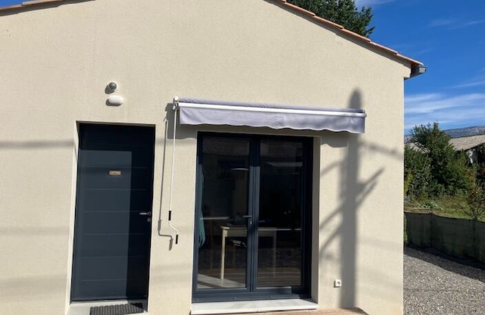 Maison récente de plain-pied — photo 2