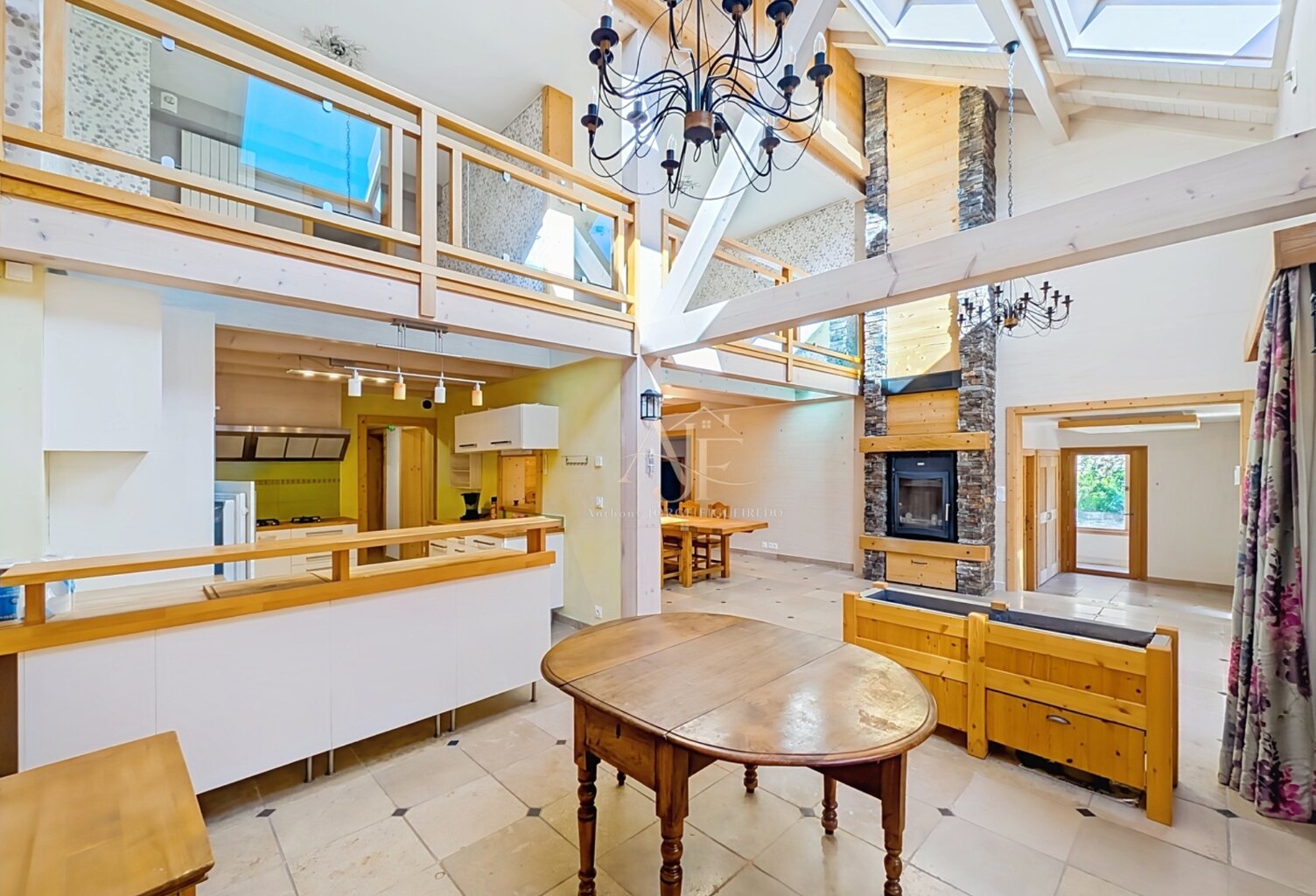 Propriete à vendre 9 pièces CHAMPANGES (74) Propriété de caractère de 312 m2 avec appartement indépendant – Élégance alpine, volumes remarquables et prestations haut de gamme — photo 1