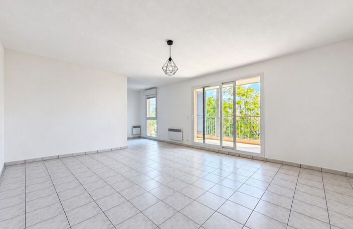 Appartement  T4 à rénover, 85 m², terrasse couverte et garage GRASSE (06) — photo 5