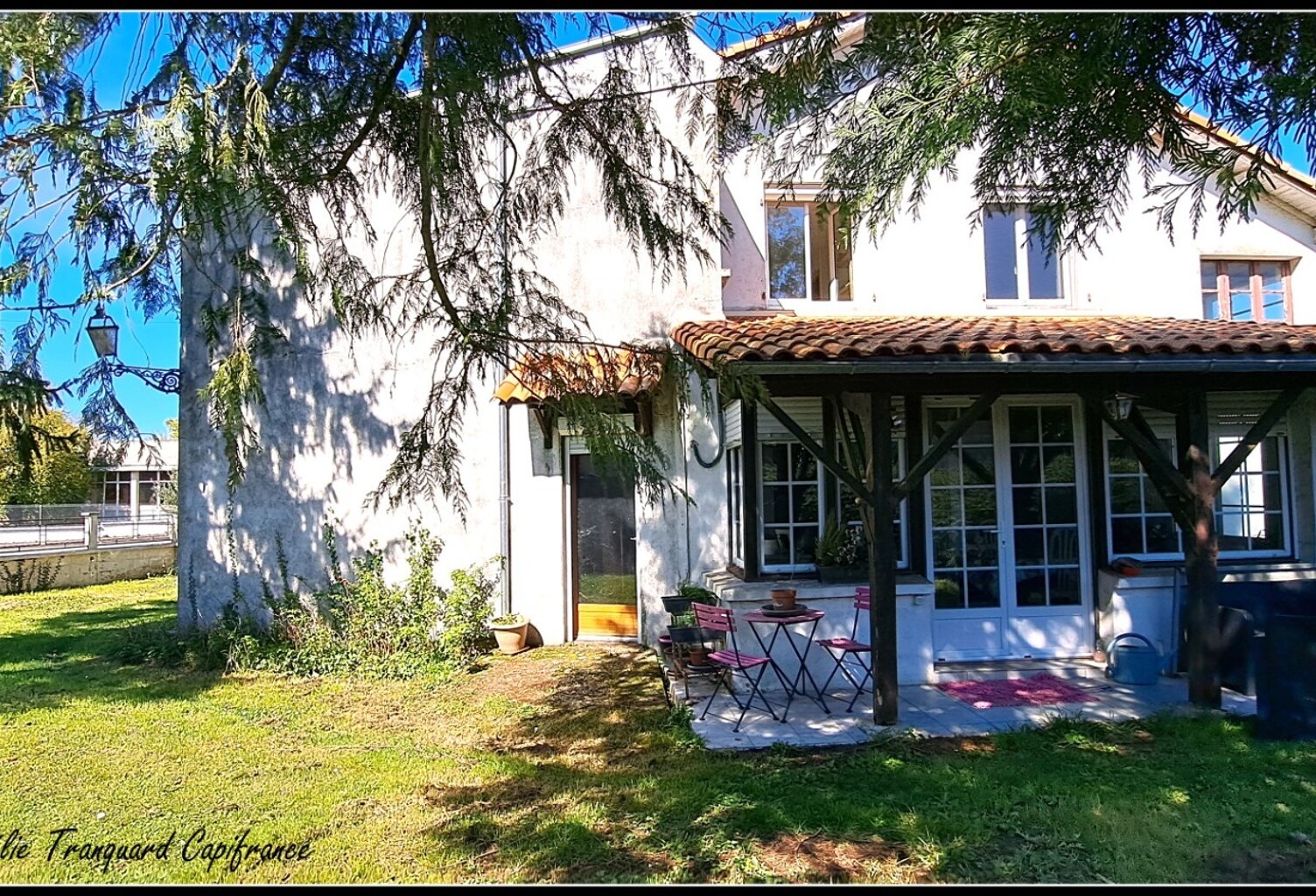Dpt Vienne (86), Située à COUHE maison rénovée P8 d'environ 150m² - Terrain de 457 m²- commodités de PLAIN-PIED — photo 1