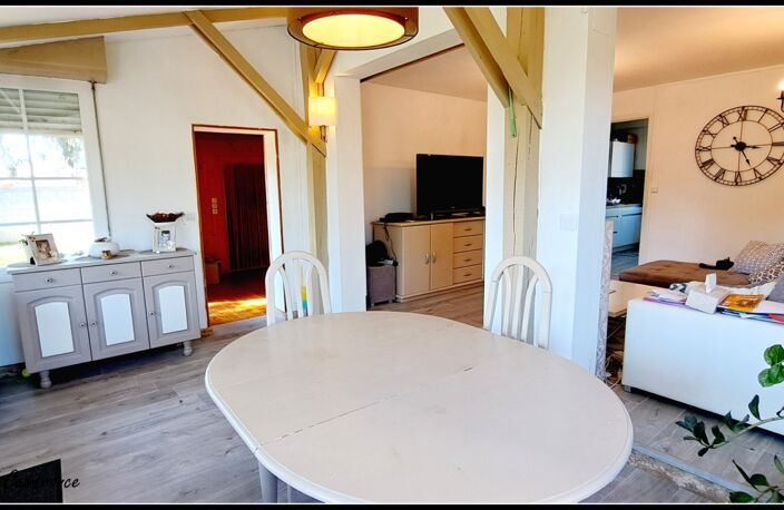 Dpt Vienne (86), Située à COUHE maison rénovée P8 d'environ 150m² - Terrain de 457 m²- commodités de PLAIN-PIED — photo 5