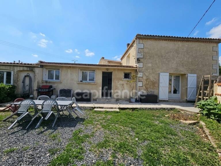 Maison charentaise rénovée de 130 m², 4 chambres, garage et jardin clôturé — photo 1