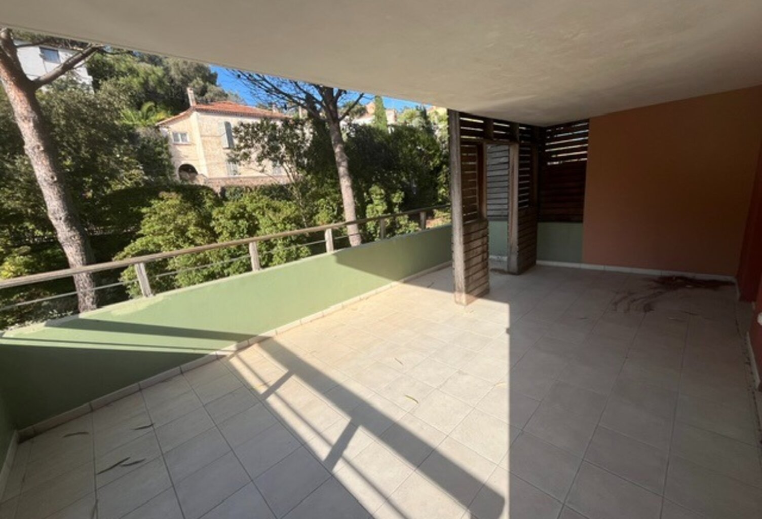 Appartement à vendre 3 pièces proche mer & commercesST Raphael (83) — photo 1