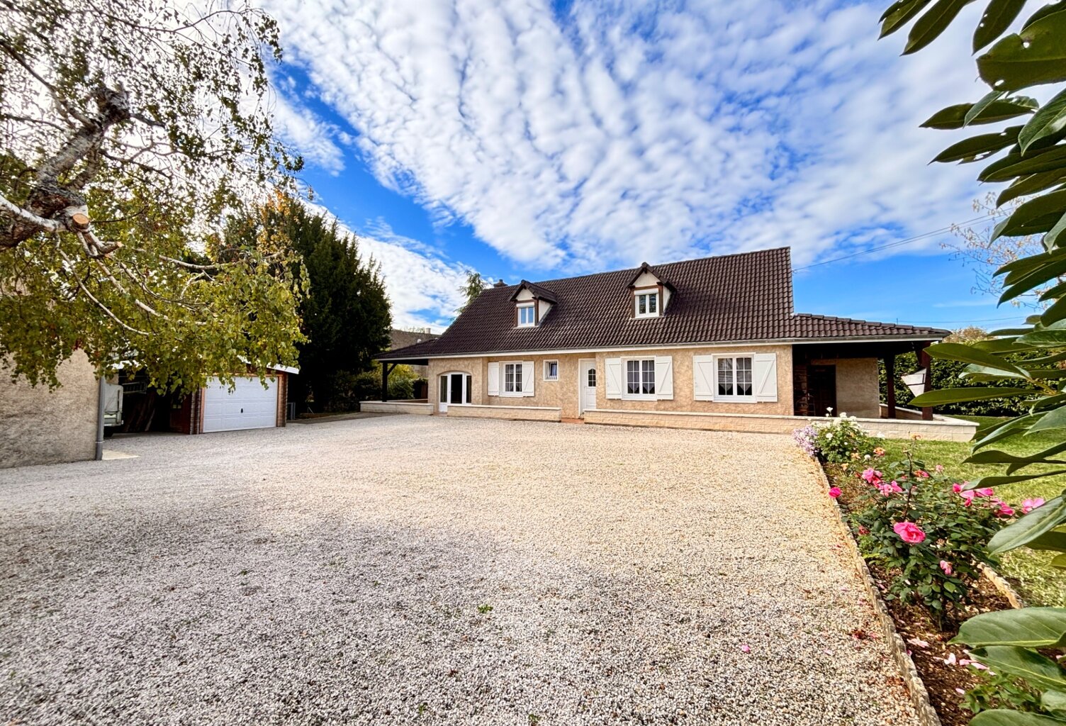 Maison 7 pièces, 5 Chambres, Terrain de 2000 m², Double Garage, SAINT DESERT (71390) — photo 1
