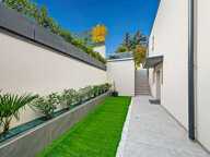 Dpt Haute Savoie (74), à vendre THONON-LES-BAINS - VILLA D’ARCHITECTE CONTEMPORAINE AVEC PISCINE ET POOL HOUSE — photo 2