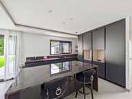 Dpt Haute Savoie (74), à vendre THONON-LES-BAINS - VILLA D’ARCHITECTE CONTEMPORAINE AVEC PISCINE ET POOL HOUSE — photo 4