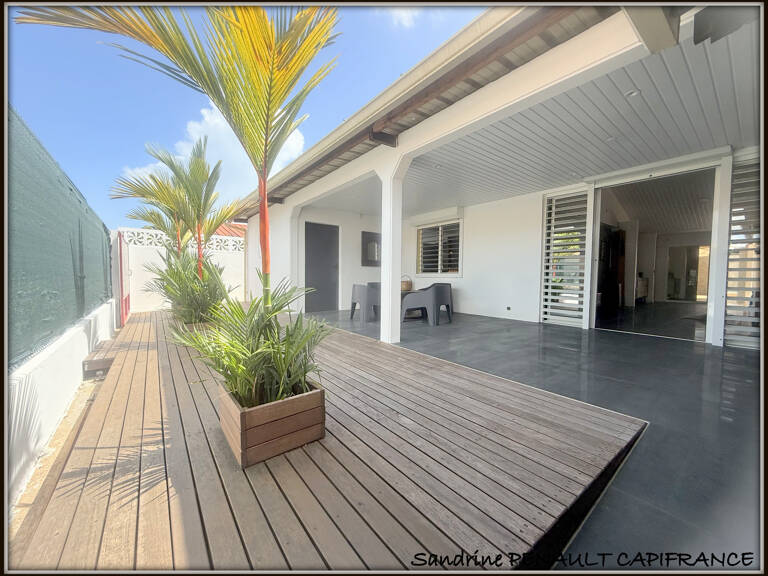 A VENDRE A KOUROU (GUYANE FRANCAISE) UNE MAGNIFIQUE MAISON INDIVIDUELLE T4 de 154 m² - TERRAIN DE 425 m² - AU PRIX DE 384000 € — photo 1