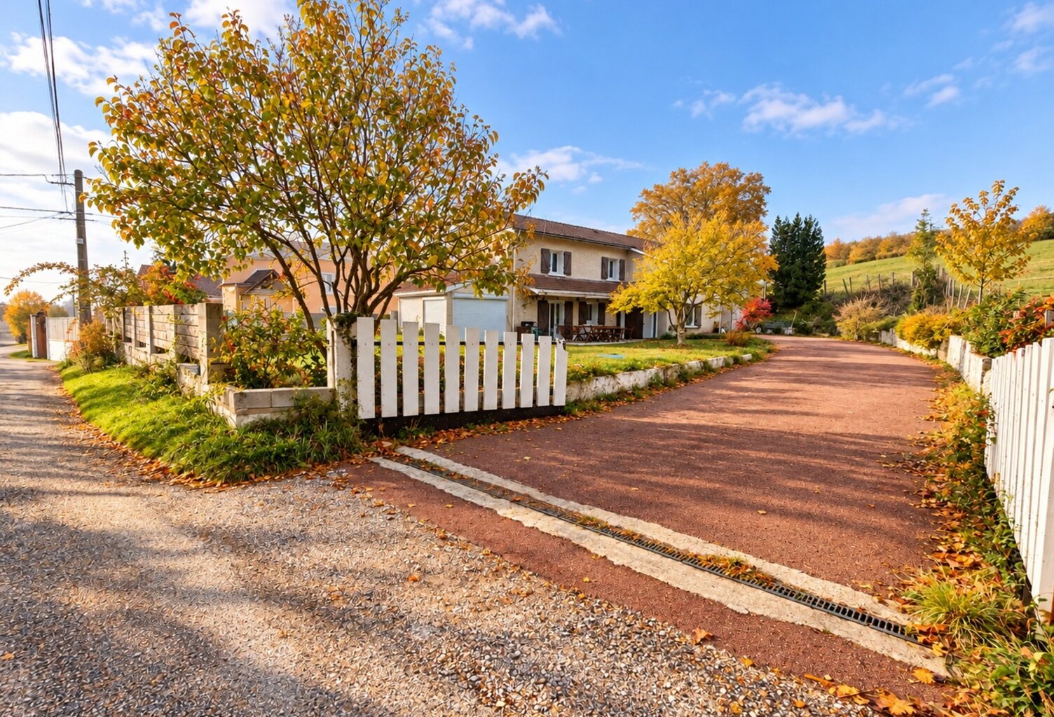 CHÂTONNAY – MAISON FAMILIALE 157 M² – 4 CHAMBRES – TERRASSE PLEIN SUD – TERRAIN 758 M² – GARAGE – VUE DÉGAGÉE — photo 1