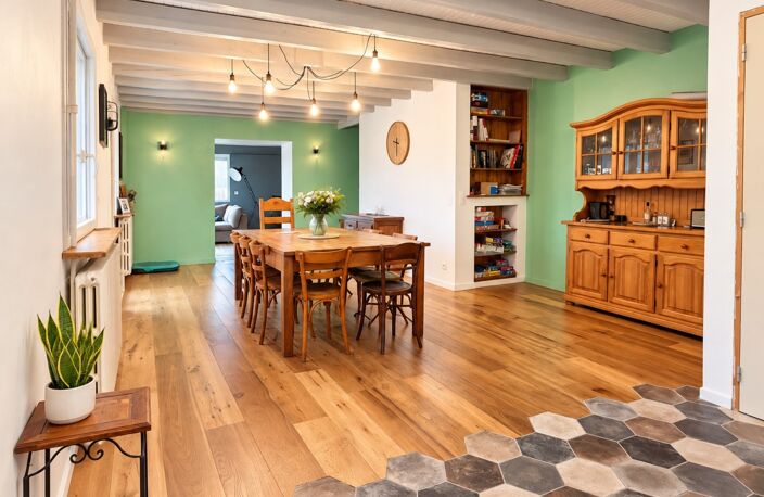 CHÂTONNAY – MAISON FAMILIALE 157 M² – 4 CHAMBRES – TERRASSE PLEIN SUD – TERRAIN 758 M² – GARAGE – VUE DÉGAGÉE — photo 2