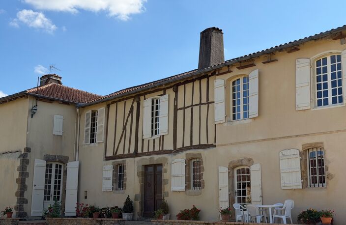Château à vendre BAS ARMAGNAC (32) - Avec deux gites, dépendances, piscine et parc - 1 ha 67 — photo 2